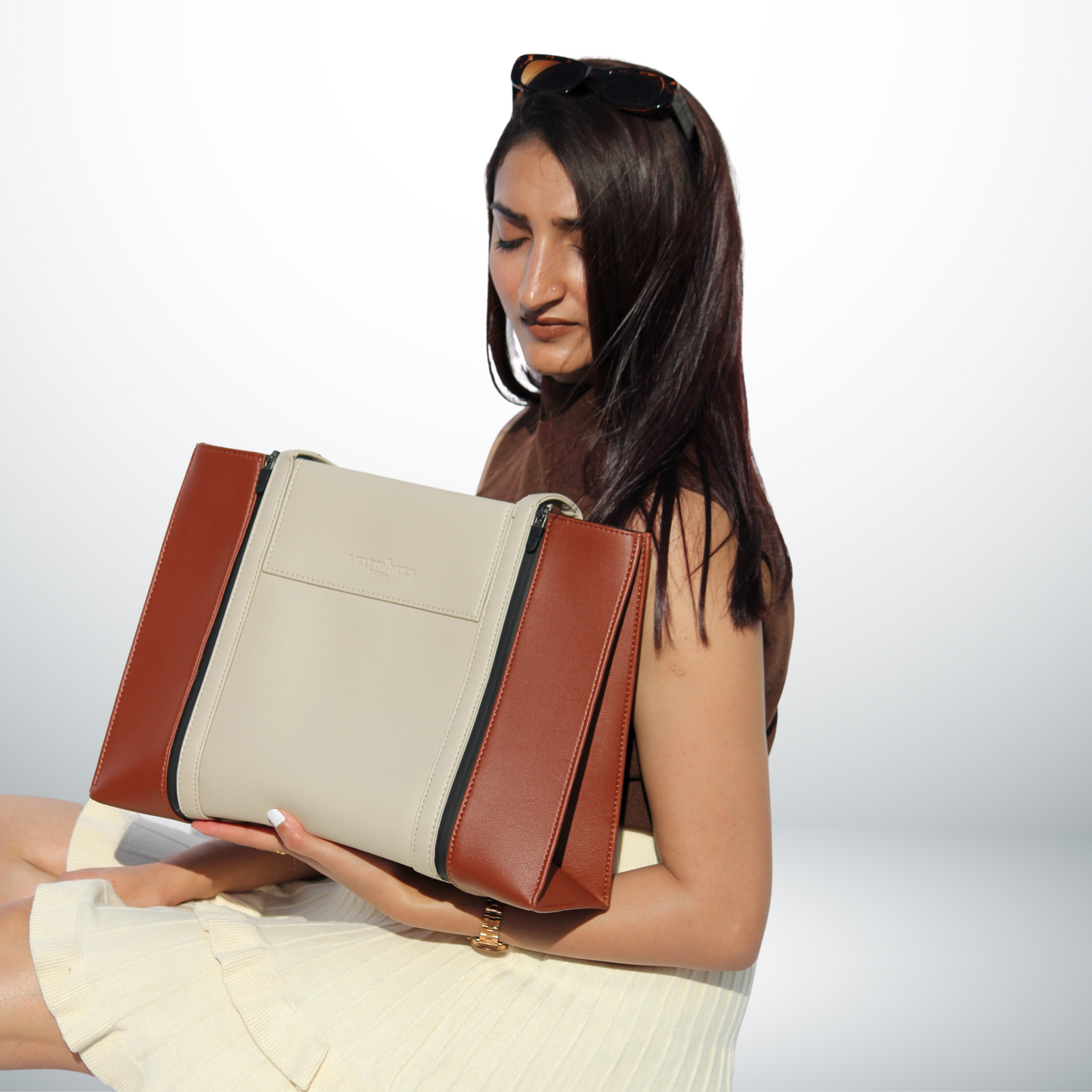 VANILLA MOUSSE X TAN PANELS