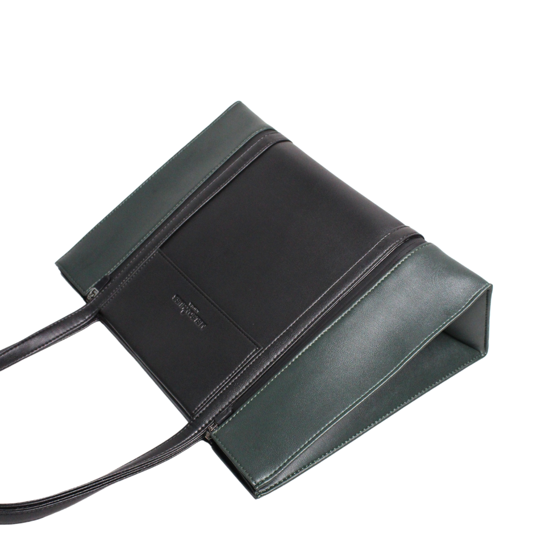 MOONLESS NIGHT X GREEN PANELS