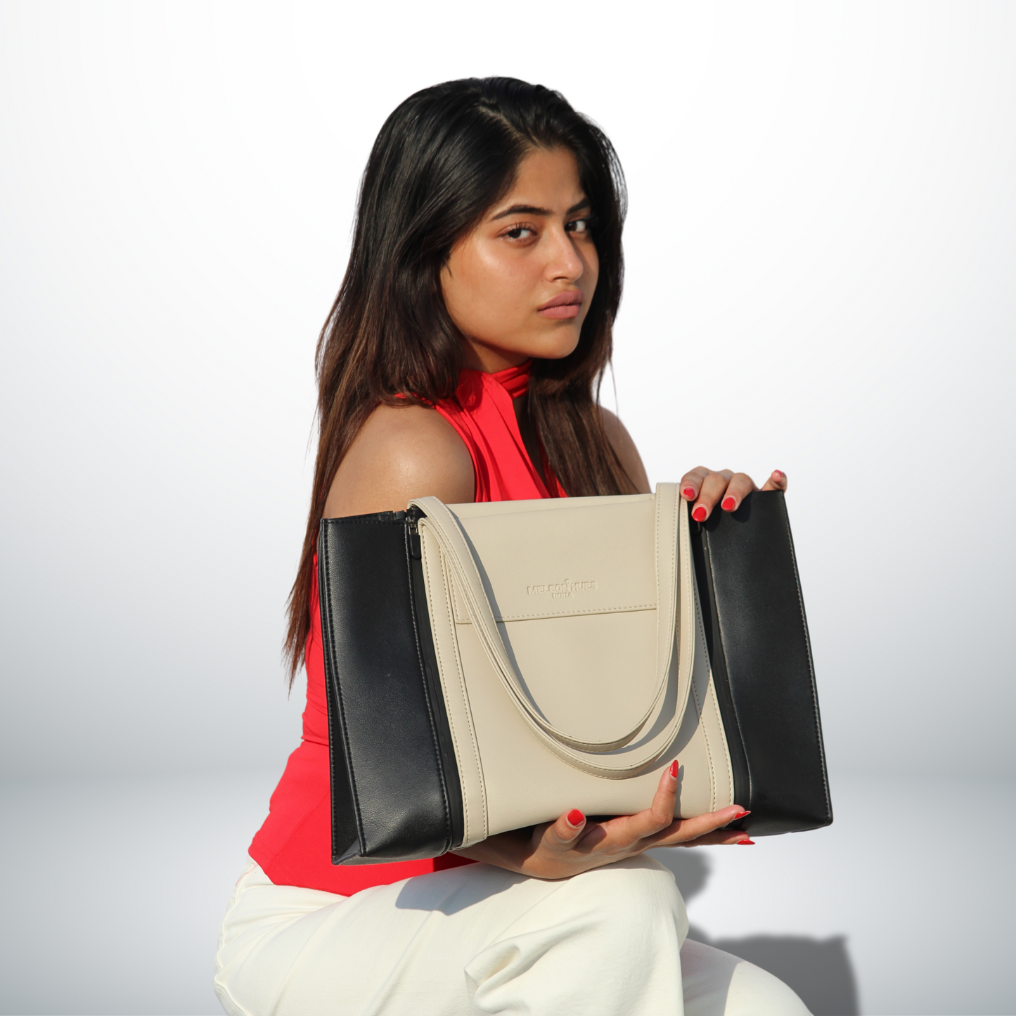 VANILLA MOUSSE X BLACK PANELS