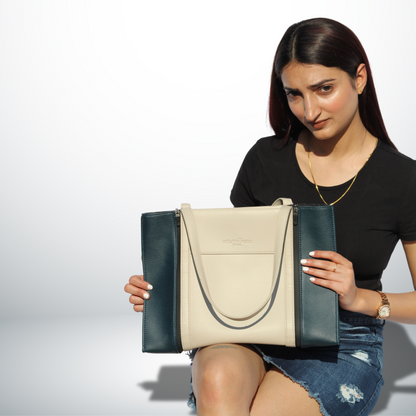 VANILLA MOUSSE X BLUE PANELS